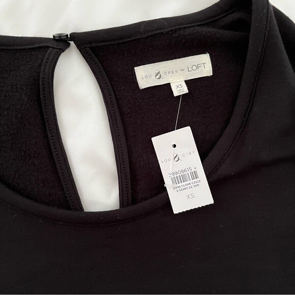 NWT Lou & Grey Signaturesoft Scoop Neck Cap Sleeve Romper in Black, Size XS - Picture 14 of 15